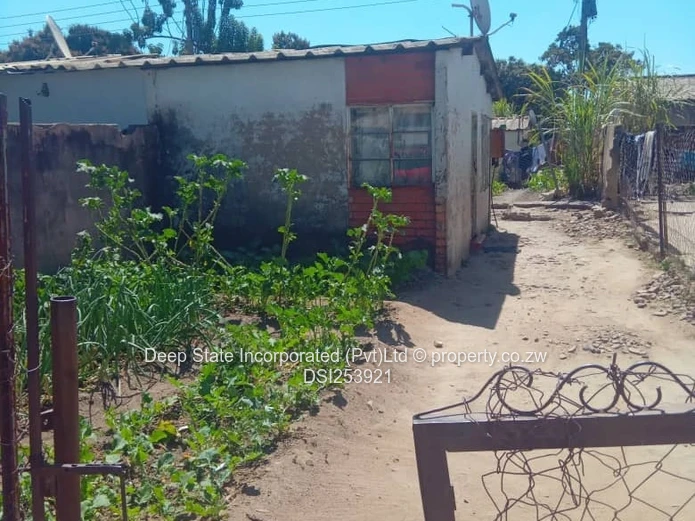 Mufakose core house for sale 