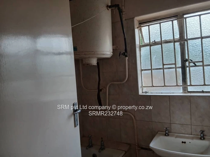 A 2 bedroomed flat to let in Mabelreign 