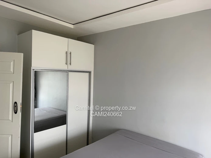 2 bed cluster in Arlington with borehole ,back up solar system 