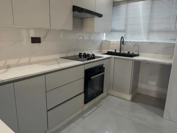 3 Bedroom Flat & Apartment