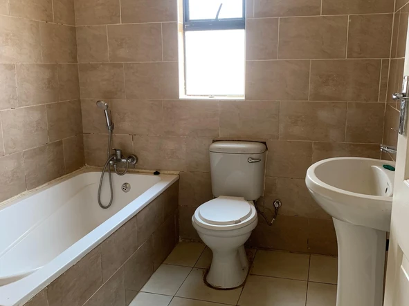 3 Bedroom Flat & Apartment