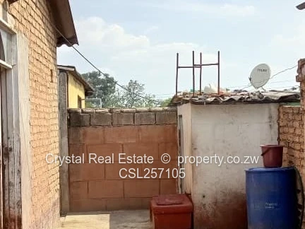 Glen Norah House Asking $45 000 (Sole Mandate)