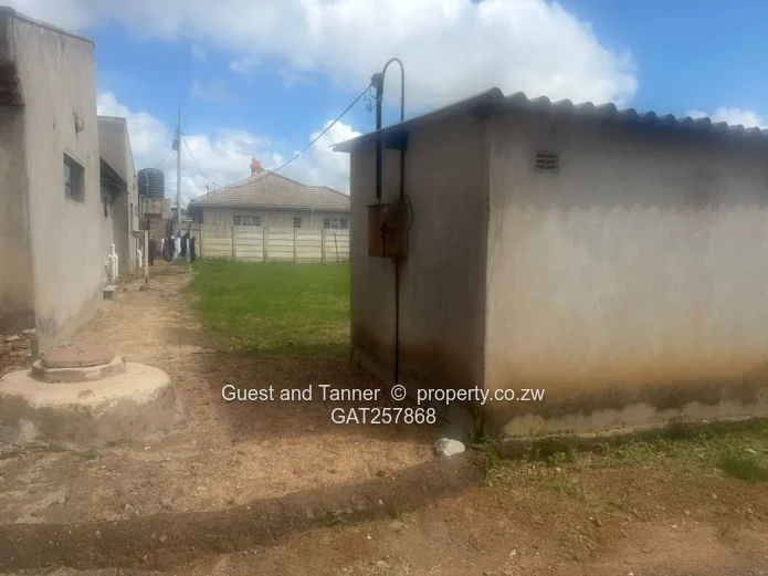 Residential Stand w/3 Roomed Cottage For Sale In Damofalls (Sole Mandate)