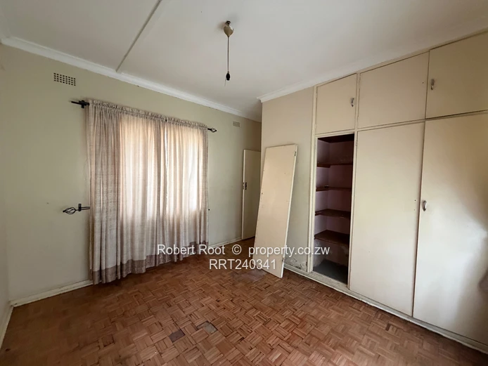 Stunning Road Road Frontage!