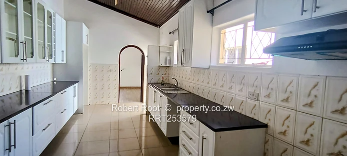 4 bed family home in Greystone Park