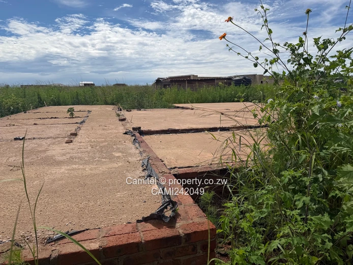 Nyeredzi Ridge 500sqm with deeds at slab level with 4 beds