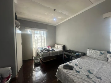 2 Bedroom Flat & Apartment