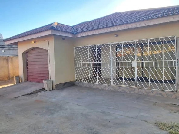 3-Bedroom House for Rent in Picnic Park, Waterfalls