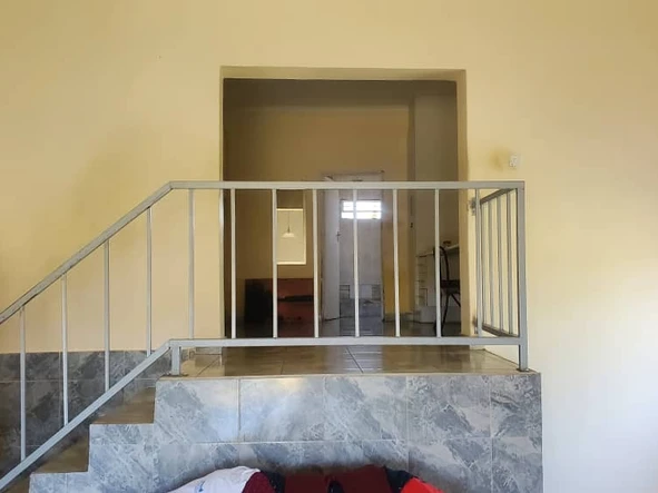 6 Bedroom House