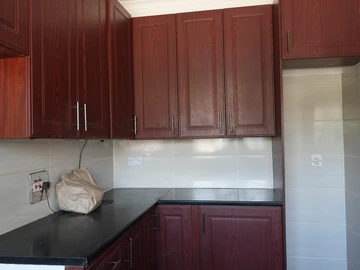 2 Bedroom Flat & Apartment