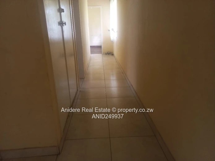 Greendale 4-Bed Home on 4395m² 