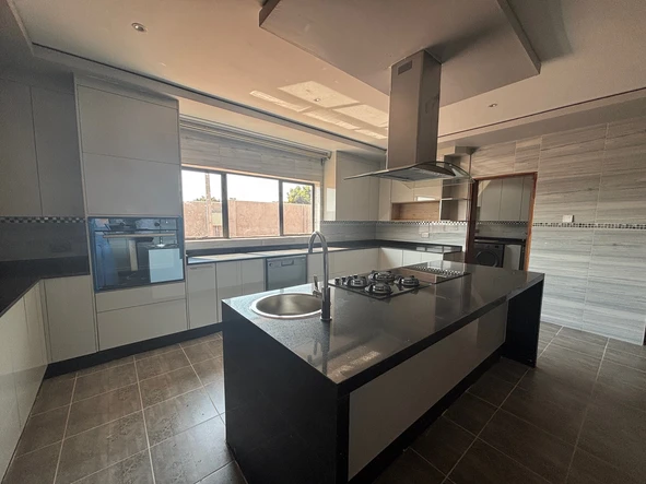 6 Bedroom House