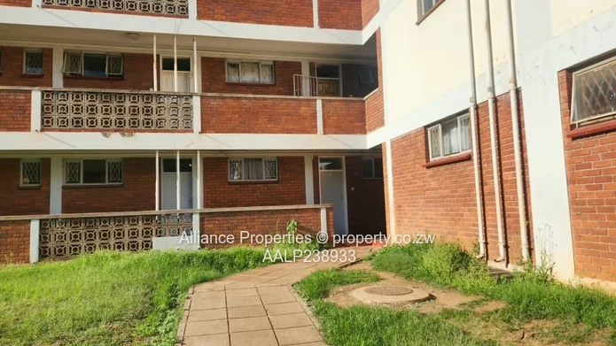 2-Bed Eastlea Flat, Harare — Bright Rooms & Tiled Bath