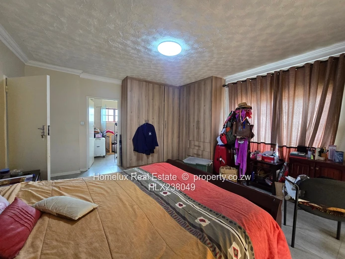 Elegant 4-Bedroom Family Home in Norton Knowe