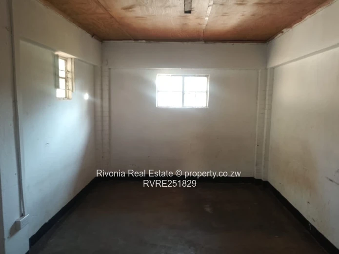 1-Bed Cottage on 4000m² with Borehole - Greendale North