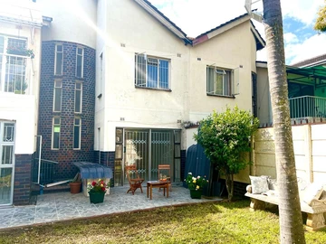 3 Bedroom Flat & Apartment