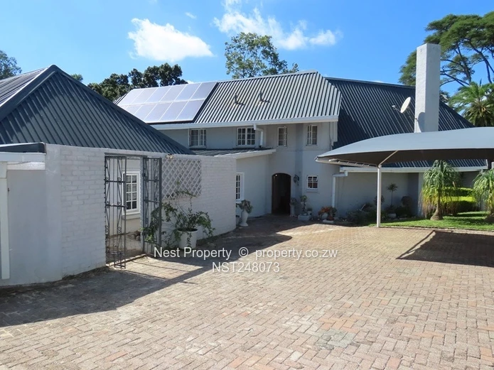 Warm Family Home with Excellent Water in Rolf Valley