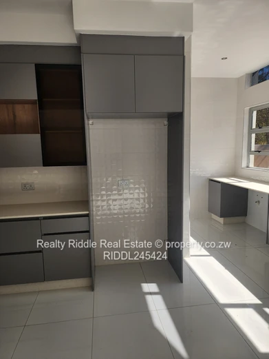Emerald Hill: New 3-Bed Townhouse Complex w/ Borehole