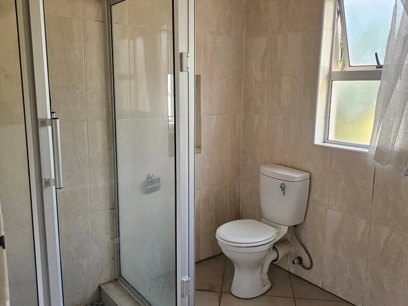 3 Bedroom Flat & Apartment