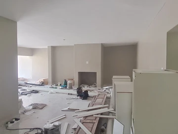 4 Bedroom Flat & Apartment