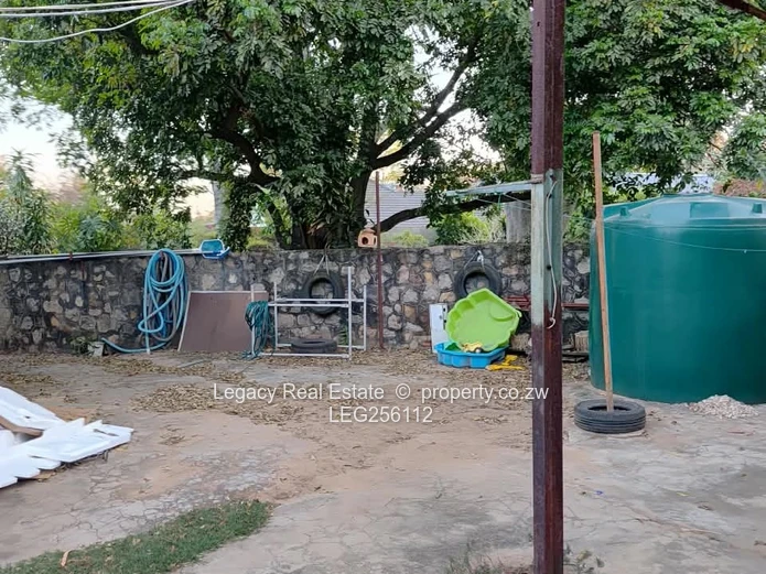 Burnside 4-Bed Oasis: Pool, Borehole & 4047m2 Garden