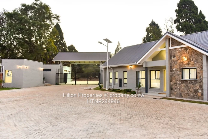 Modern 3ed Garden Flat in Meyrick Park — Pool & Borehole