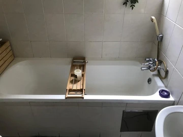 2 Bedroom Flat & Apartment