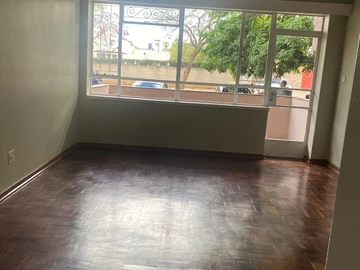 2 Bedroom Flat & Apartment