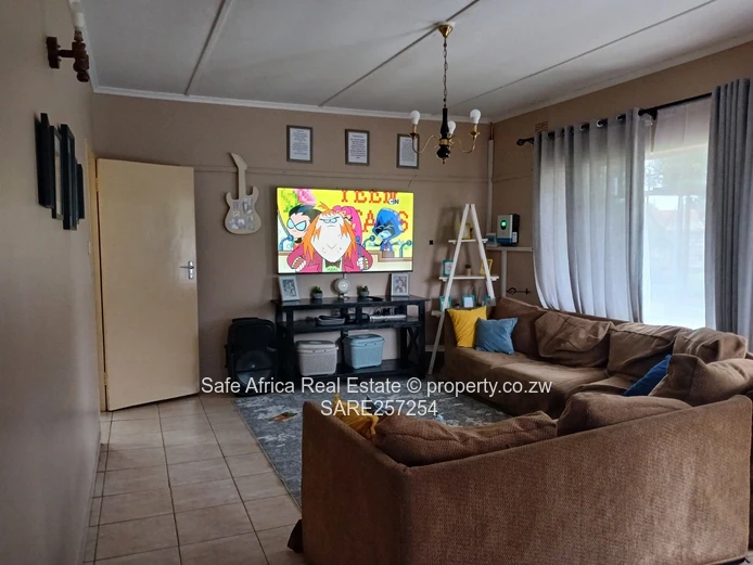 Mabelreign, Haig Park – 3-Bedroomed House For Sale | Us$170,000