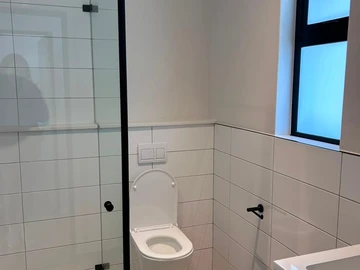 2 Bedroom Flat & Apartment