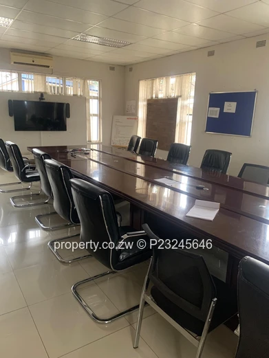 420 m² Milton Park Office - Borehole ,Paved Parking Space and Caretaker's cottage  (Sole Mandate)