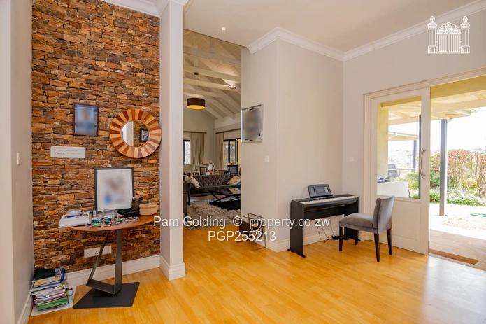 Timeless Elegance on the Hill - Price Drive Brooke Estate 