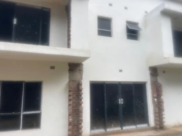 4 Bedroom Flat & Apartment