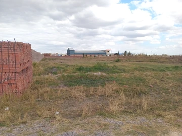 Commercial & Industrial Land