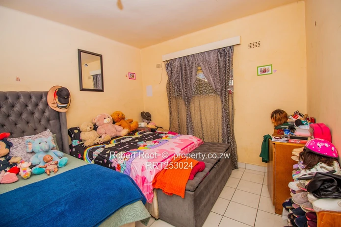 2 Bedroom Flat for Sale in the Avenues