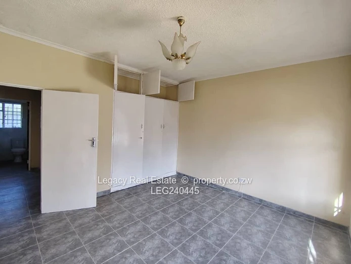 This 2 bedroom garden flat in Strathaven offers comfortable living in a quiet and serene environment