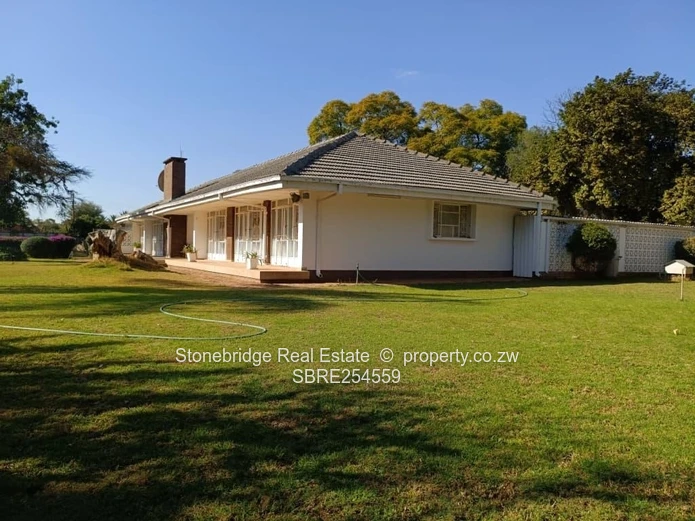 3 Bedroom House in Hillside For Sale