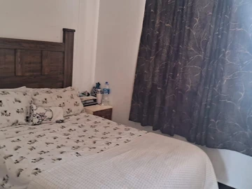 2 Bedroom Flat & Apartment