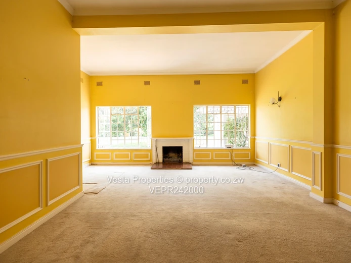 6 Bedroom House for Sale in Helensvale