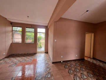 2 Bedroom Flat & Apartment