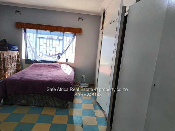 Waterfalls Mainway Meadows – Elegant 3-Bedroom Family Home for Sale