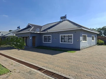 3 Bedroom Garden Flat