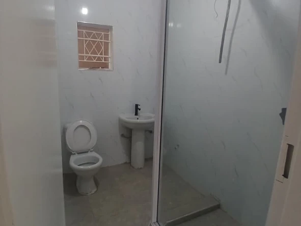 2 Bedroom Flat & Apartment