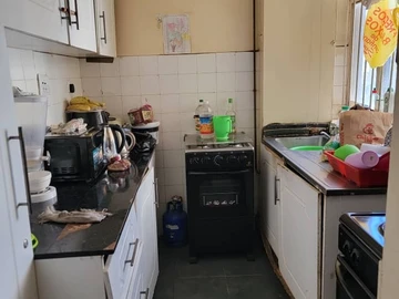 2 Bedroom Flat & Apartment