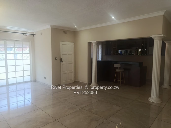 Very Neat House Adlynn For Sale Also Vacant