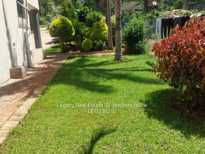 Prestigious Glen Lorne Residence on 2,000m² Stand,Exceptional Luxury Home with Multiple Ensuites