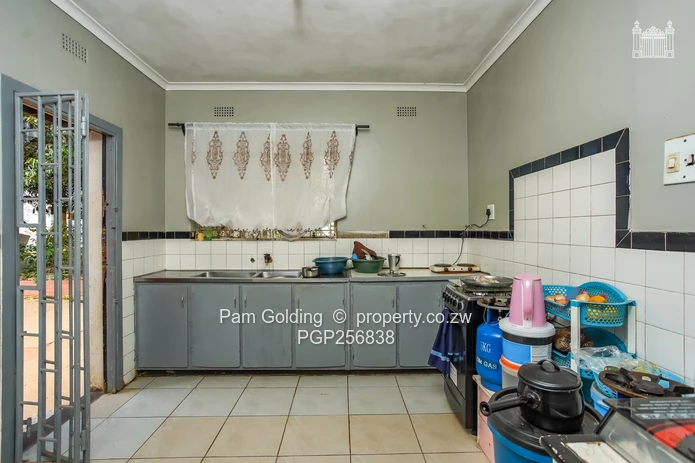 Braeside; 3 Bedroom; 933 Sqms  (Sole Mandate)