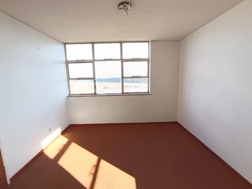 2 Bedroom Flat & Apartment