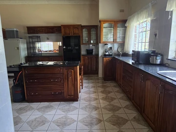 Farm & Agricultural Land