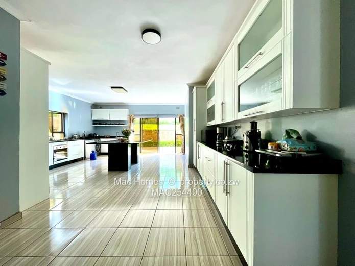Luxury Villa for sale in Carrick Creagh Estate